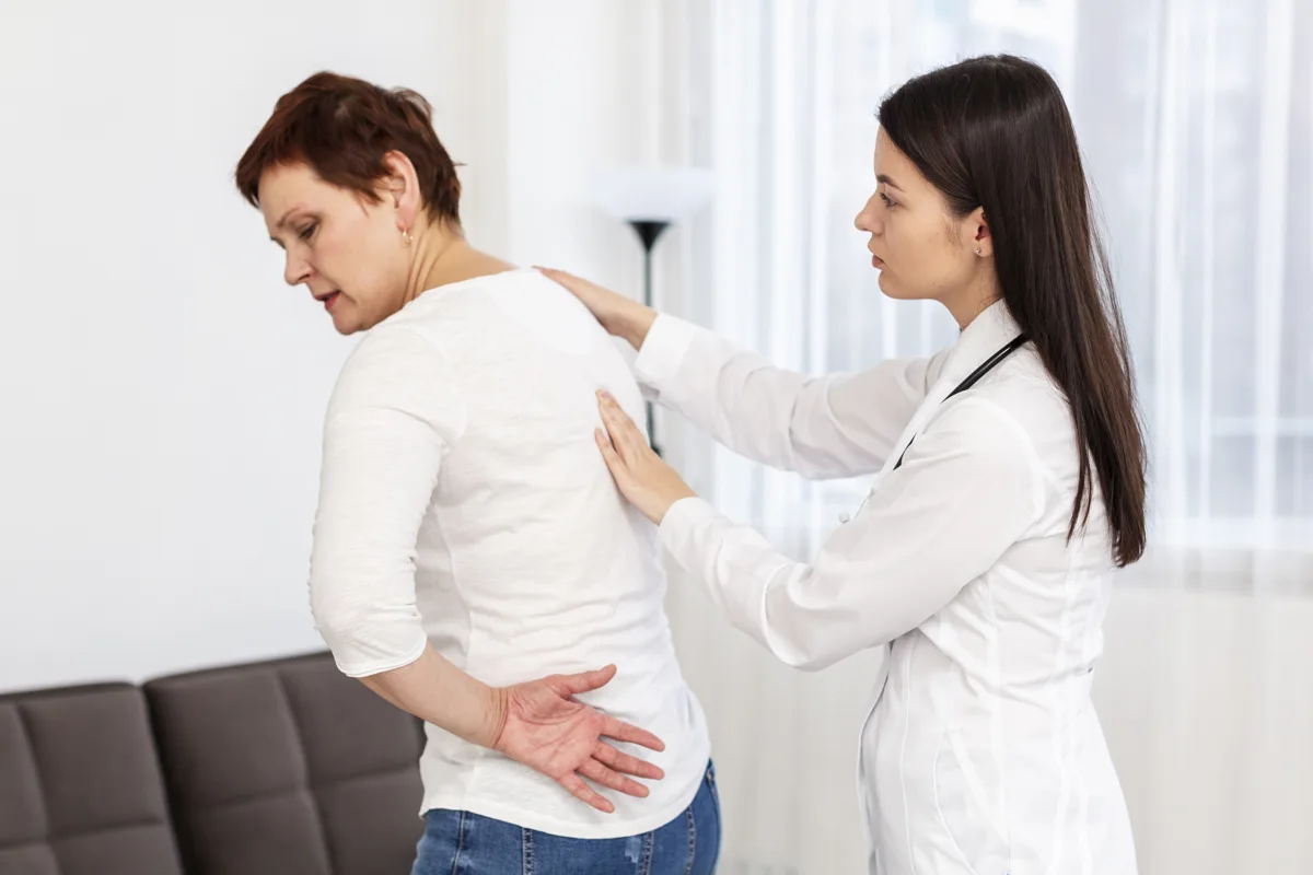 Omurga Kireçlenmesi (Osteoartrit) Nedir? Belirtiler ve Tedavi